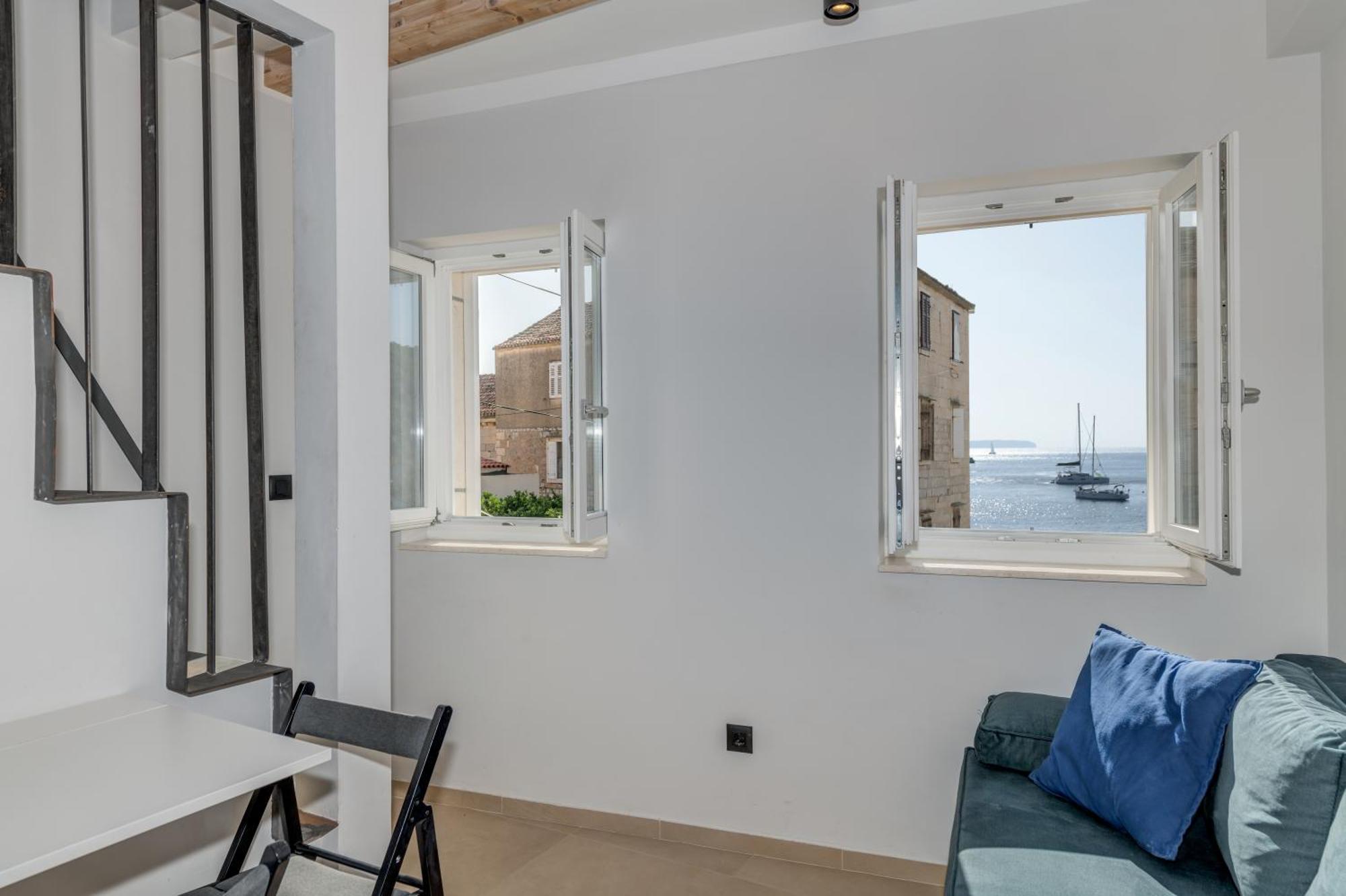 Apartamento Tiny Secret House Komiža Exterior foto