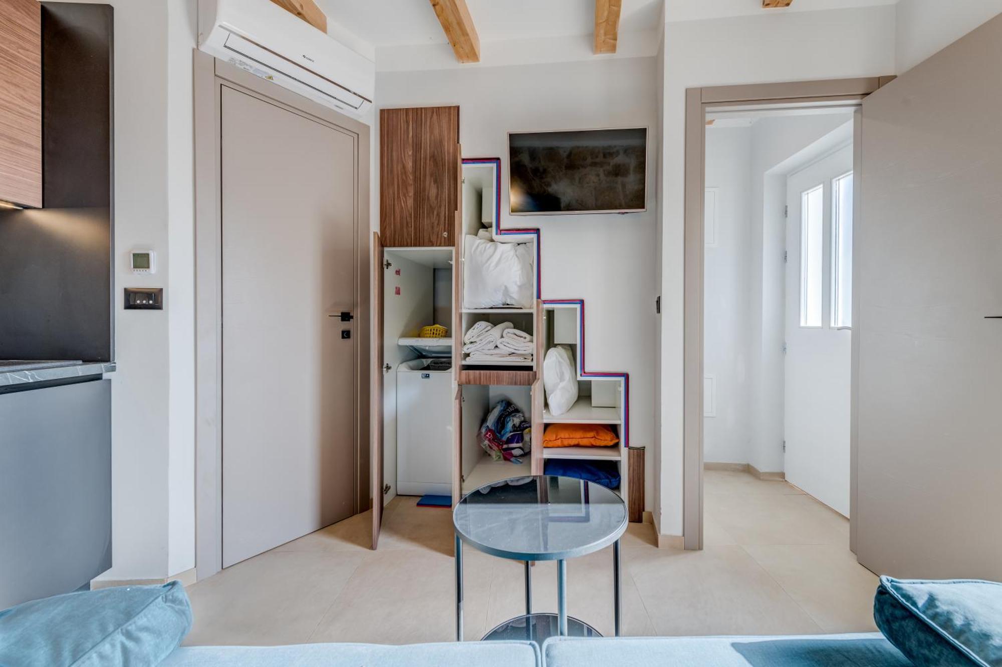 Apartamento Tiny Secret House Komiža Exterior foto