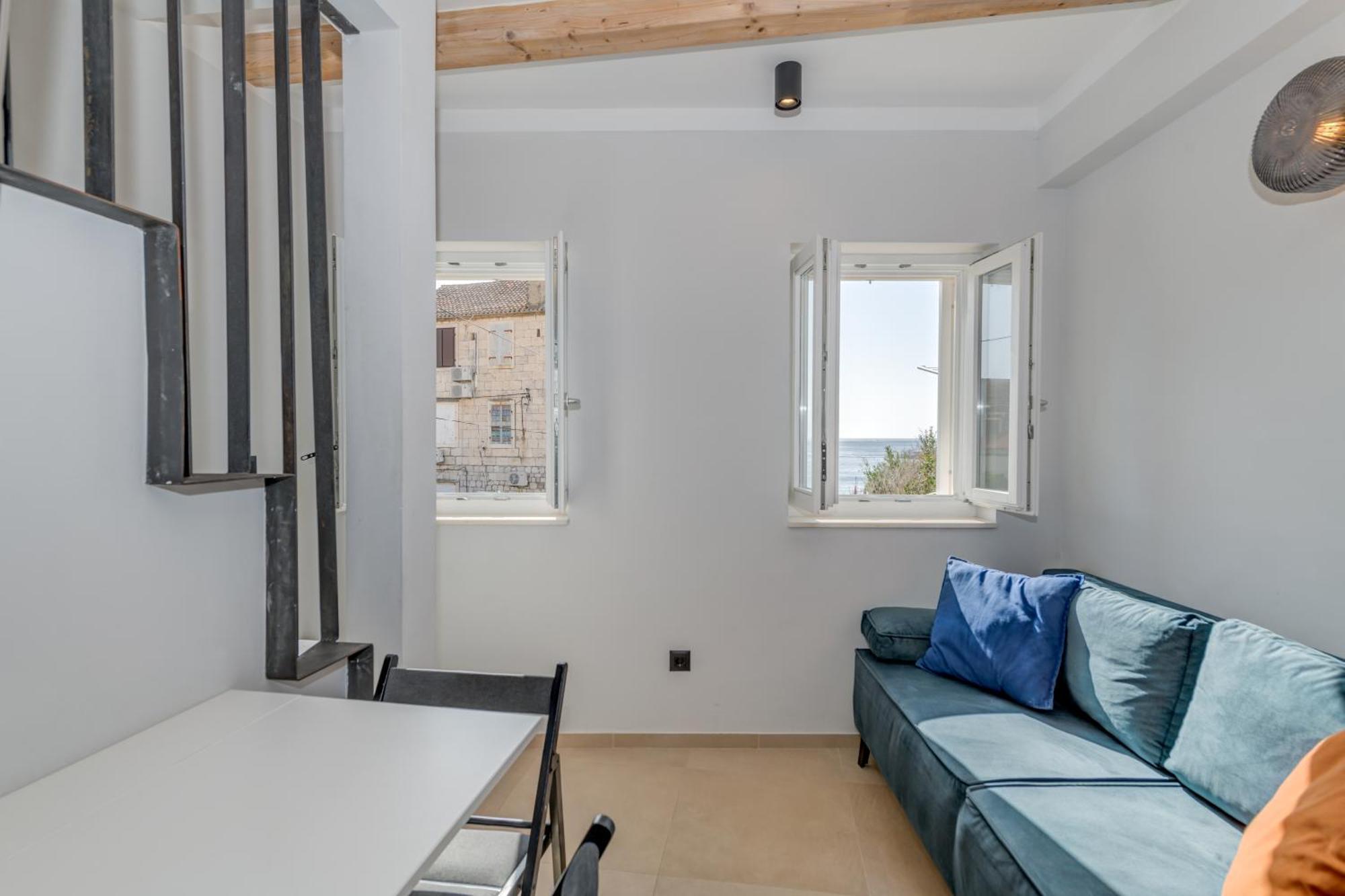 Apartamento Tiny Secret House Komiža Exterior foto